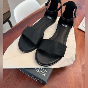 BNIB Eileen Fisher Escape sandals